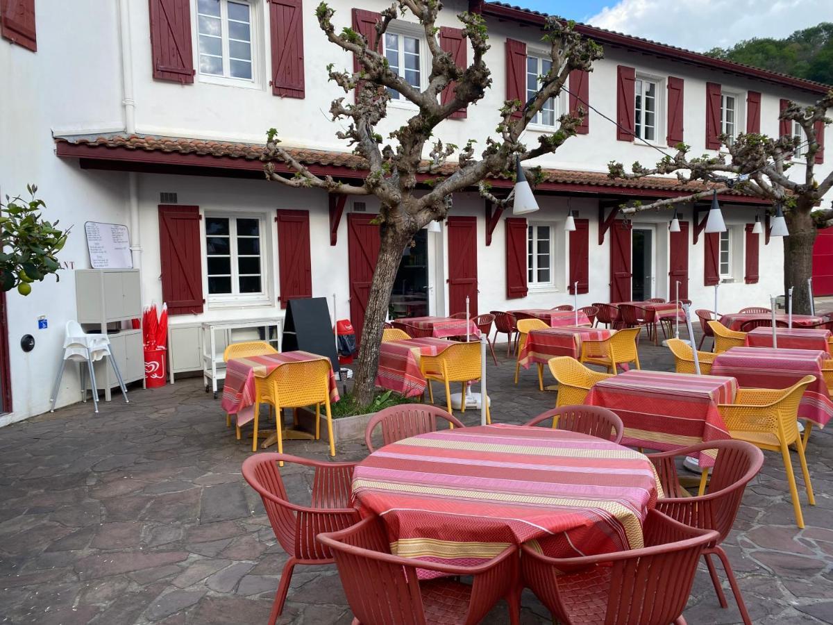 Hotel Juantorena Saint-Etienne-de-Baigorry Exteriör bild