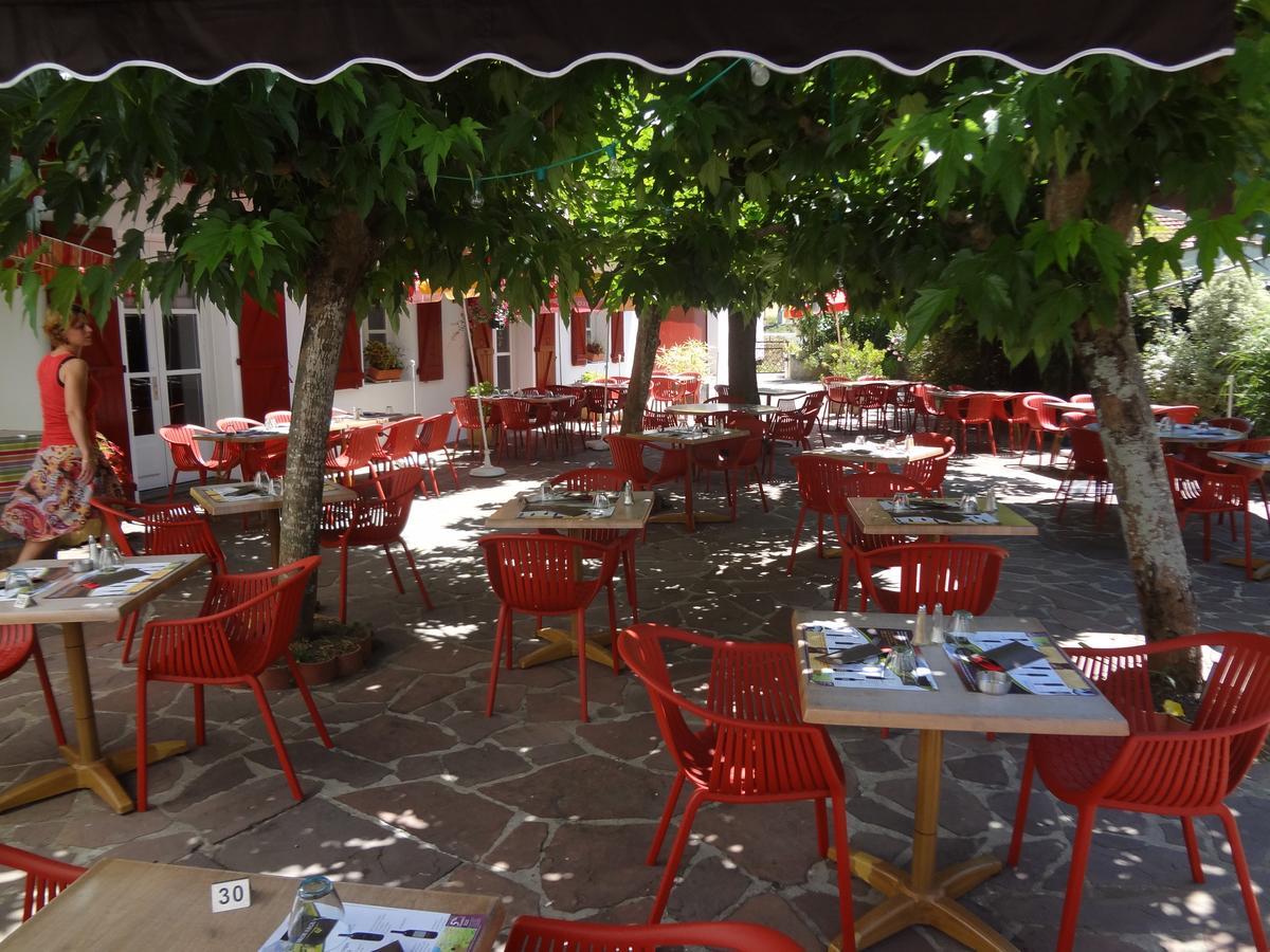 Hotel Juantorena Saint-Etienne-de-Baigorry Exteriör bild